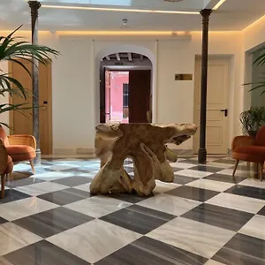 https://alux-boutique-hotel.hotelsinnerja.org