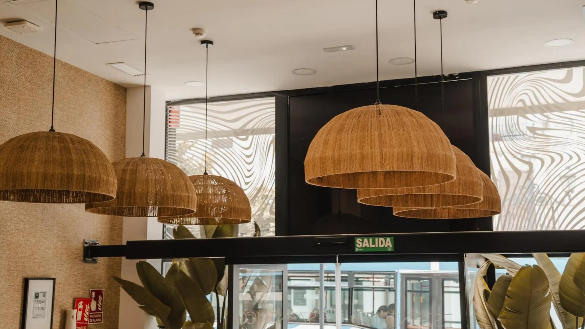 Ξενοδοχείο με διαμερίσματα Eszentrico Suites Jerez Χέρεζ